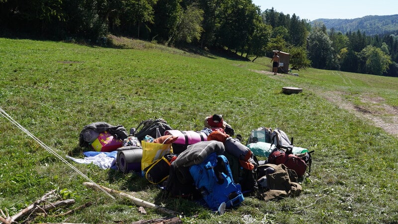 Das Gepäck der Phönixjungs liegt bereit für die Auszeit